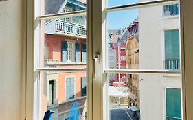 In Swiss Home - Rathaus From 1284 Historical Apartment